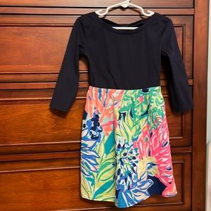 Beautiful Lilly Pulitzer girls dress. Like new condition size small (4/5).